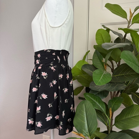 New York & Company Black and Pink Skater Skirt - Picture 5 of 8